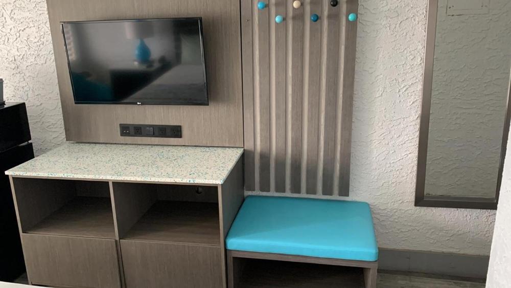 King Studio (No Resort Fee) interior